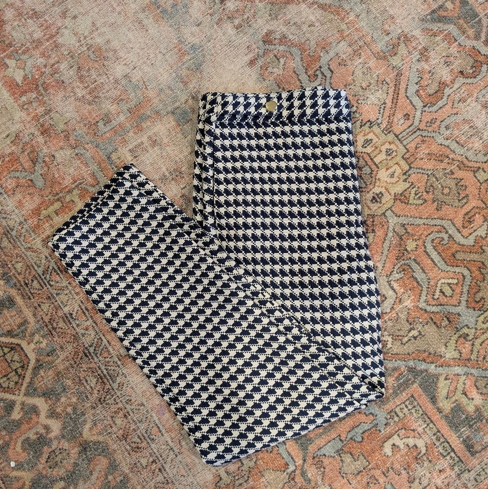 Zara Navy and White Houndstooth Pants Size Larger